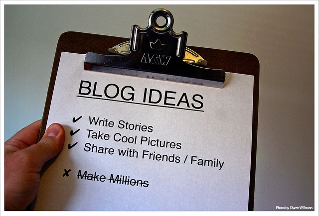 blog ideas on a clip board for a real estate blog